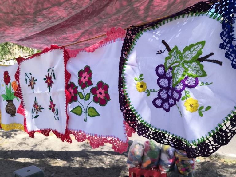 Gelasia borda y teje servilletas como en su natal Puebla artesana covid-19 familia - El Sol de Hermosillo | Noticias Locales, sobre México, Sonora y el Mundo