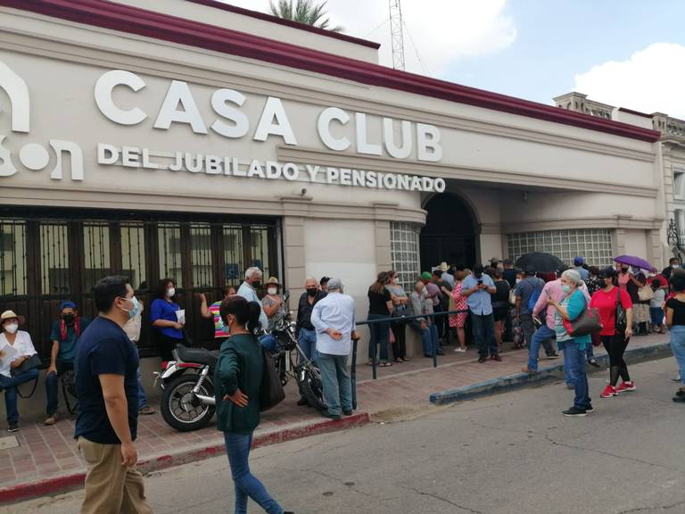 Adultos mayores bloquean calles para exigir pago de pensión isssteson  rosales - El Sol de Hermosillo | Noticias Locales, Policiacas, sobre  México, Sonora y el Mundo