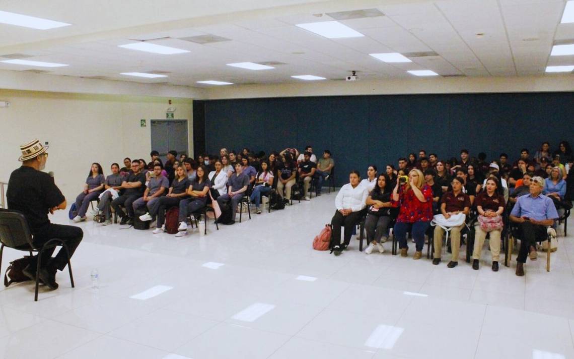 UES celebra 41 años de historia con conferencias y talleres